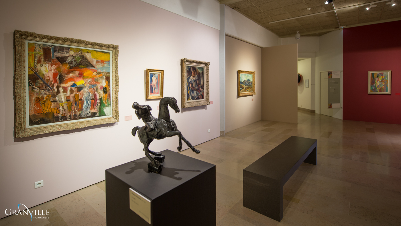 vue d'une galerie du musée Richard Anacréon à Granville.