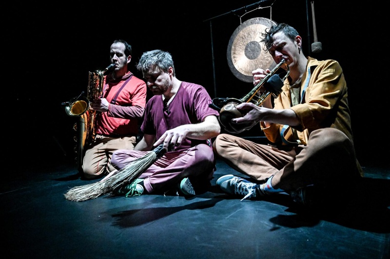 CONCERT ECHOES OF THE JUNGLE TRIO