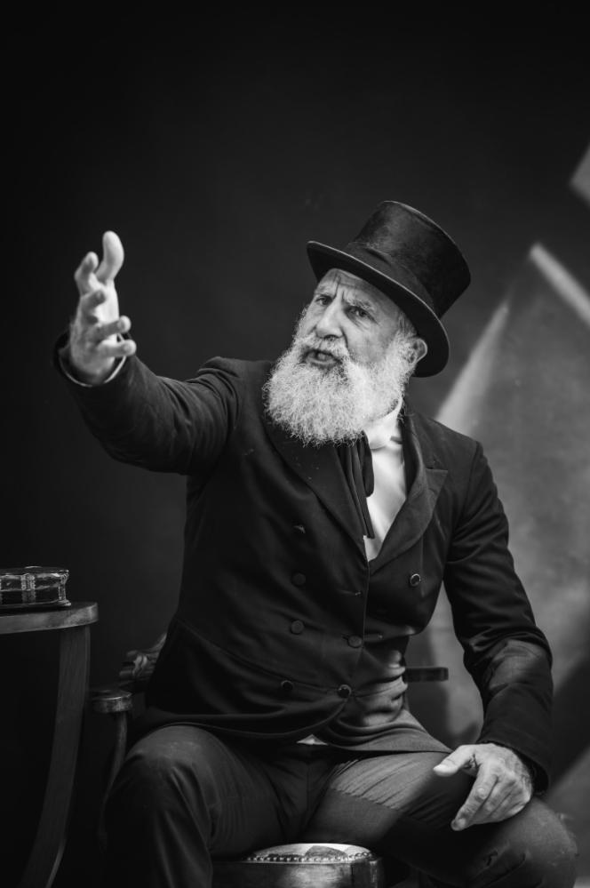 Victor Hugo, un géant dans un siècle Par Pierre Jouvencel, Compagnie Elégie