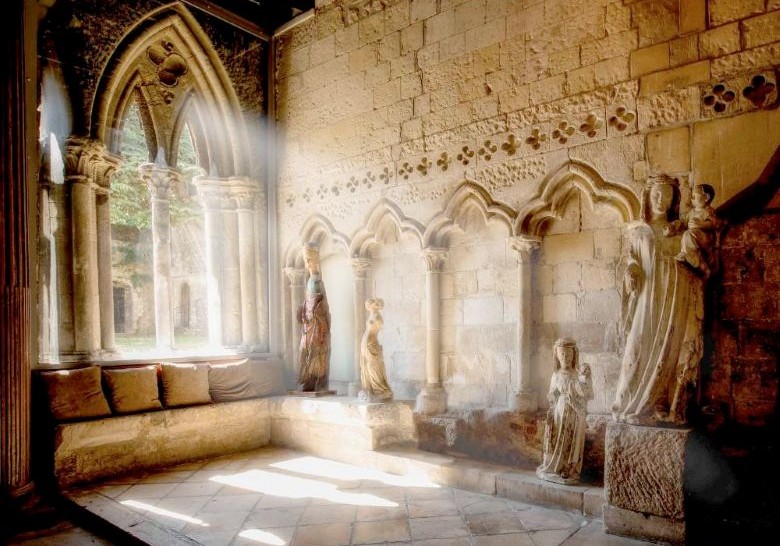 Le grand voyage : Visite guidée de l'abbaye de Graville