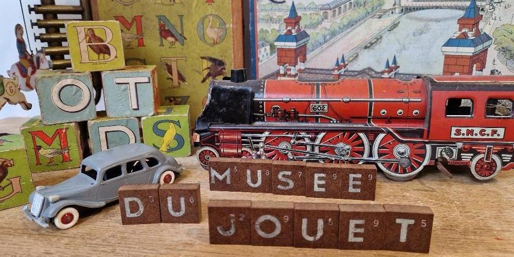 JOUET ANCIEN - petite voiture tôle jouet ITALIE - made in Italy années